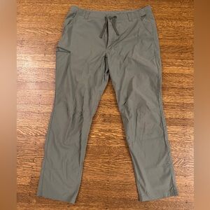 REI Men's Sahara Path Hiking Outdoor Pants in Olive